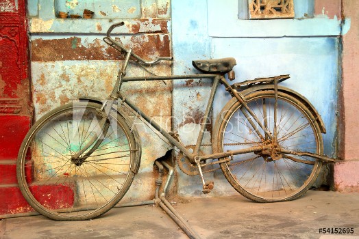 Bild på Old vintage bicycle in india